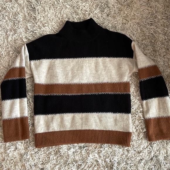 Universal Thread Sweaters | Target Universal Thread Blackbrowncream Turtleneck Sweater Size S | Color: Black/Brown | Size: S | Laurenfidm's Closet